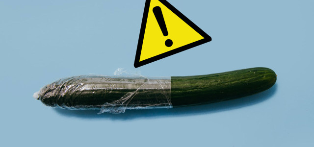 Gurken, Plastik. Lebensmittelverschwendung
